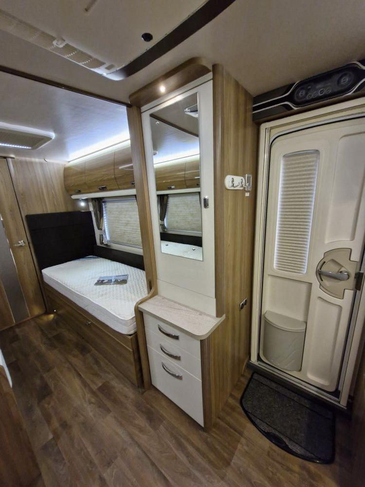 Swift Elegance 565