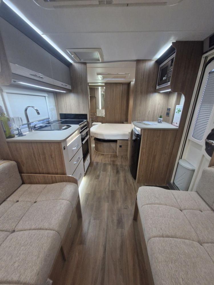 Coachman VIP 575