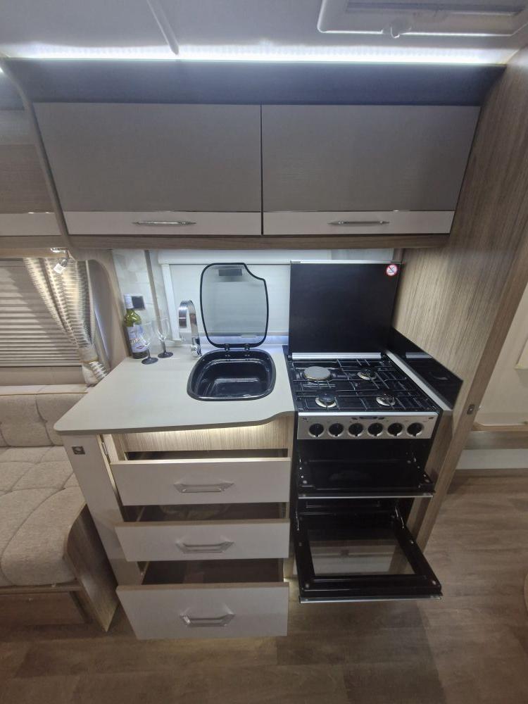 Coachman VIP 575