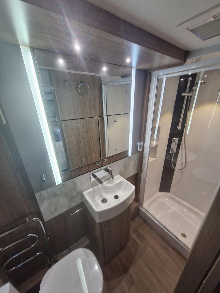 Coachman VIP 575